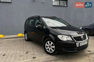 Мінівен Volkswagen Touran 2008 в Чернівцях