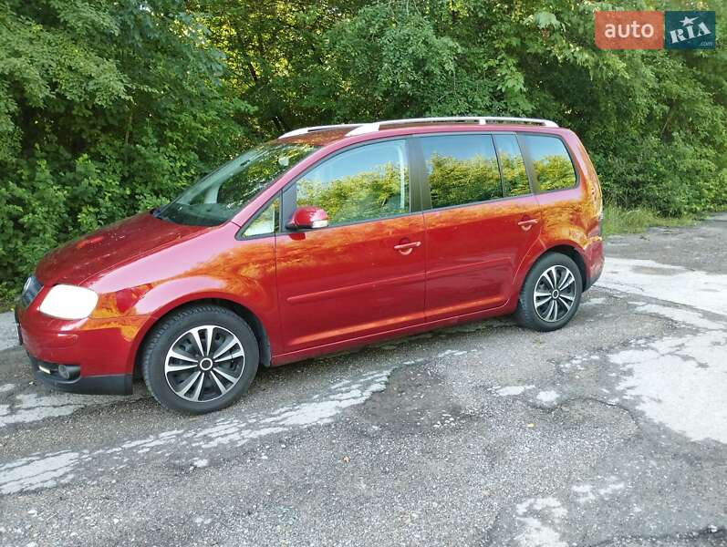 Мінівен Volkswagen Touran 2006 в Івано-Франківську