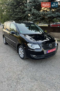 Мінівен Volkswagen Touran 2010 в Вознесенську