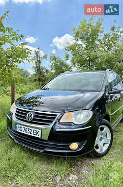 Мінівен Volkswagen Touran 2007 в Чернівцях