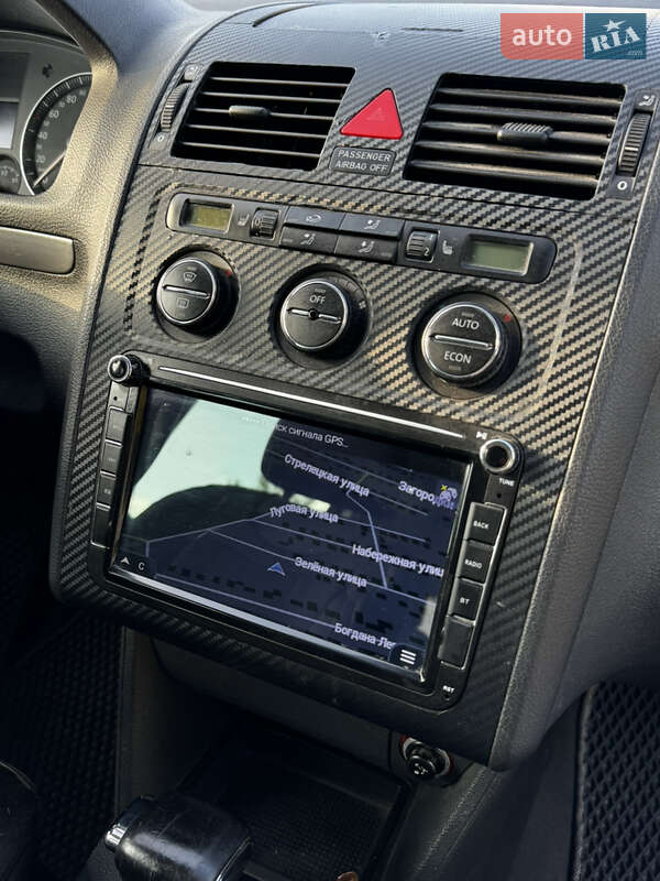 Мінівен Volkswagen Touran 2004 в Щирце