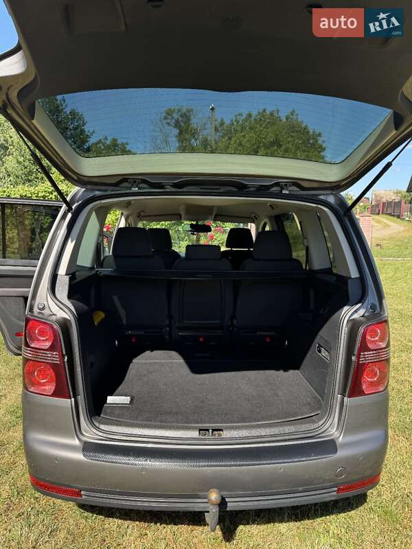 Минивэн Volkswagen Touran 2007 в Самборе