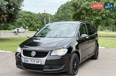 Мінівен Volkswagen Touran 2008 в Рівному