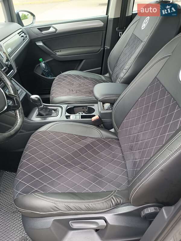 Мікровен Volkswagen Touran 2017 в Львові