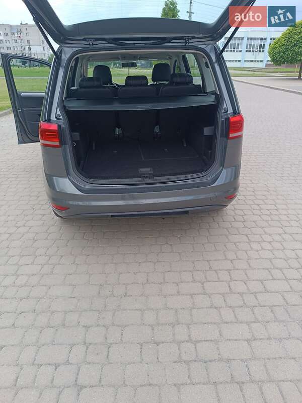 Мікровен Volkswagen Touran 2017 в Львові