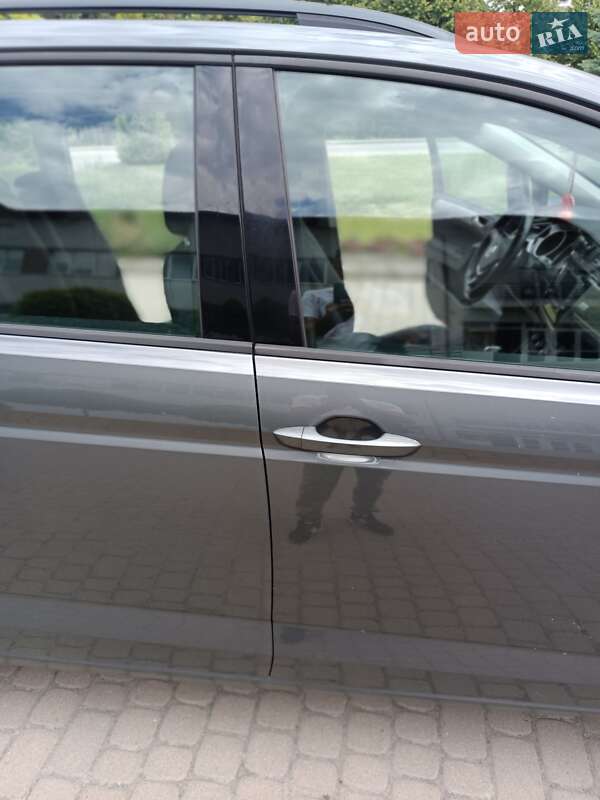 Мікровен Volkswagen Touran 2017 в Львові