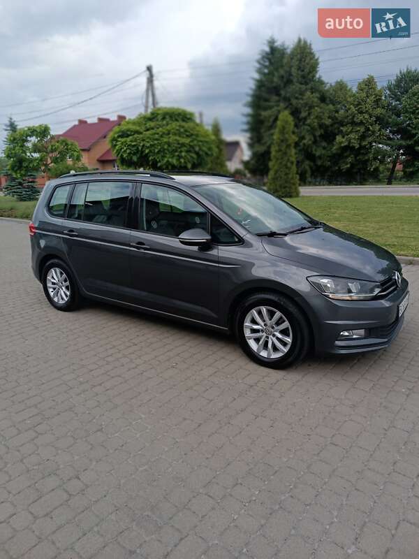 Мікровен Volkswagen Touran 2017 в Львові