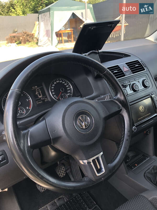 Минивэн Volkswagen Touran 2015 в Ровно