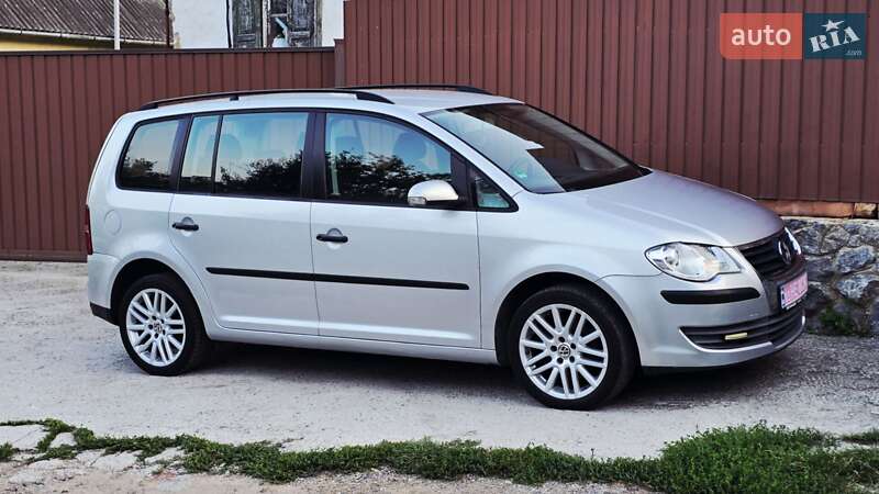 Минивэн Volkswagen Touran 2007 в Полтаве