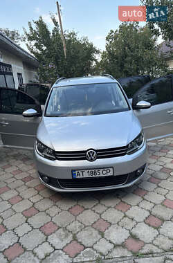 Минивэн Volkswagen Touran 2011 в Кутах