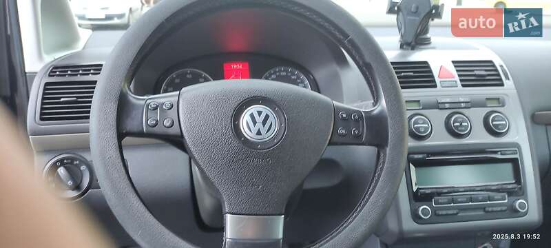 Минивэн Volkswagen Touran 2010 в Луцке