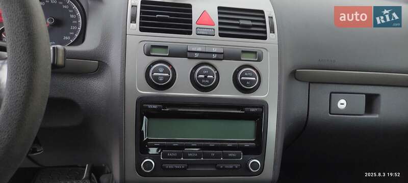 Минивэн Volkswagen Touran 2010 в Луцке