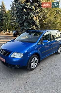 Минивэн Volkswagen Touran 2005 в Вознесенске