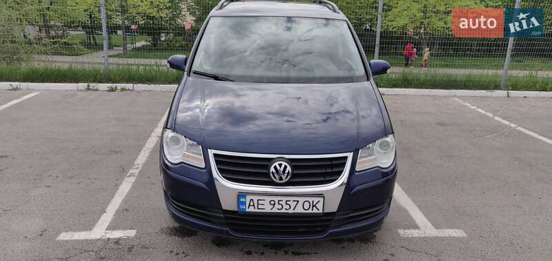 Минивэн Volkswagen Touran 2007 в Днепре