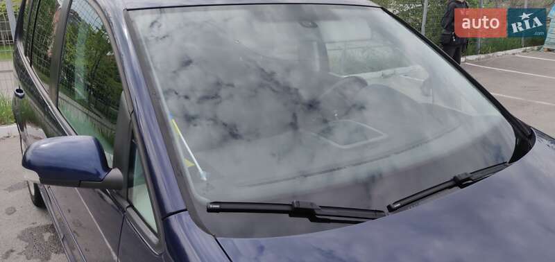 Минивэн Volkswagen Touran 2007 в Днепре