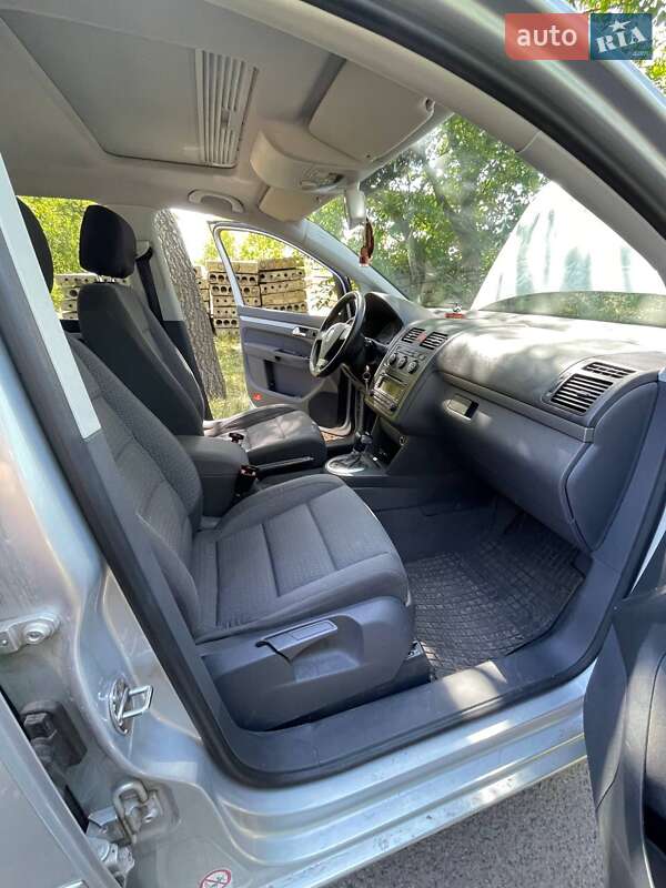 Минивэн Volkswagen Touran 2004 в Бершади