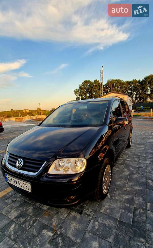 Минивэн Volkswagen Touran 2006 в Звягеле