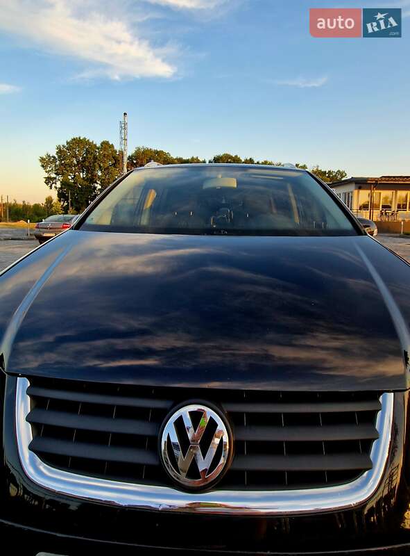 Минивэн Volkswagen Touran 2006 в Звягеле