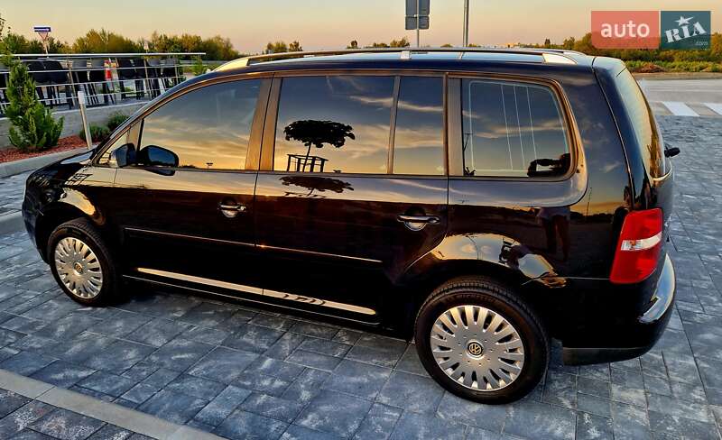 Минивэн Volkswagen Touran 2006 в Звягеле