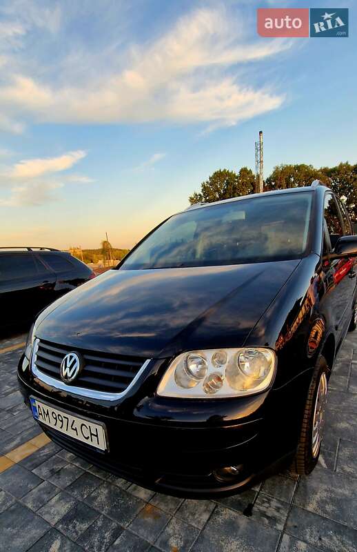 Минивэн Volkswagen Touran 2006 в Звягеле