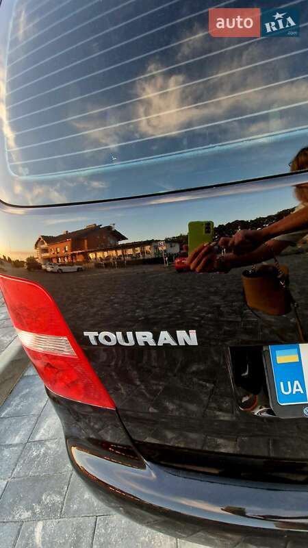 Минивэн Volkswagen Touran 2006 в Звягеле
