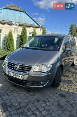 Мінівен Volkswagen Touran 2008 в Ратному