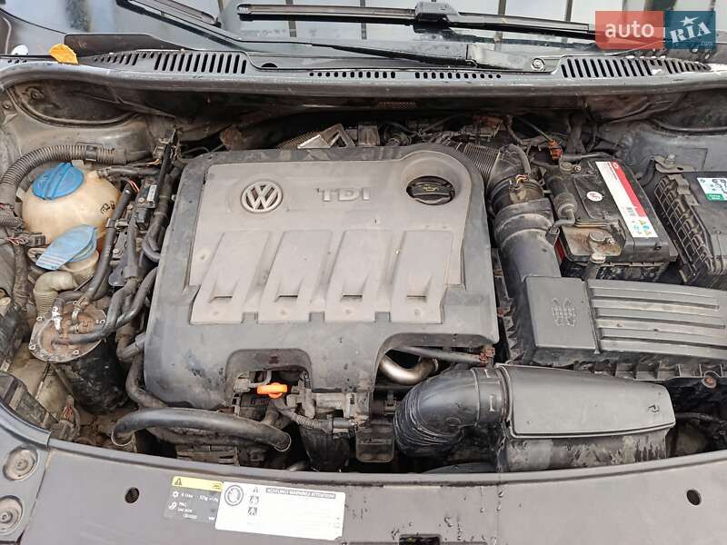 Минивэн Volkswagen Touran 2013 в Ровно