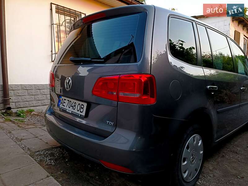 Минивэн Volkswagen Touran 2010 в Бершади