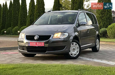 Минивэн Volkswagen Touran 2008 в Сарнах