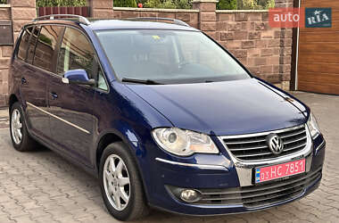 Мінівен Volkswagen Touran 2008 в Луцьку