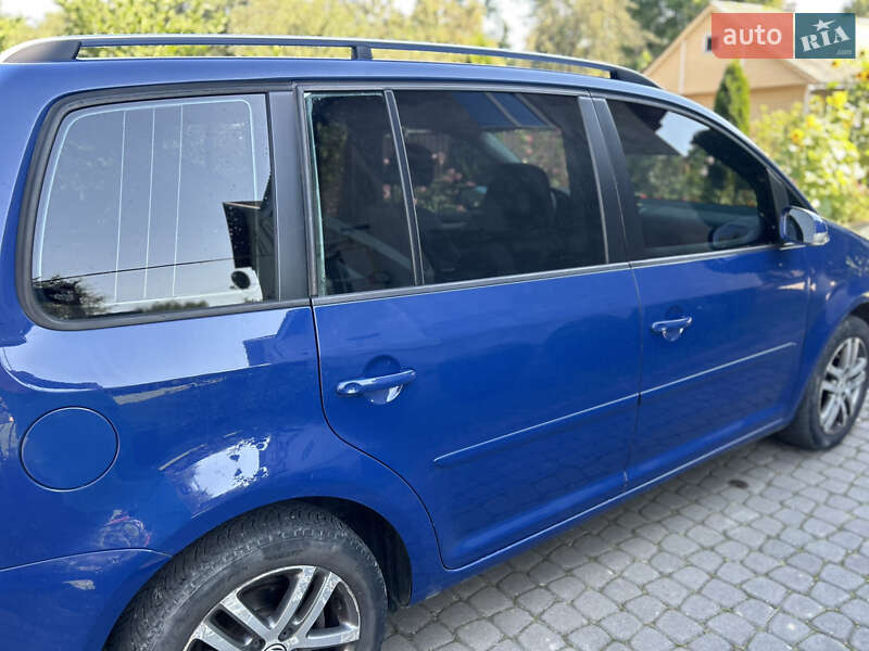 Минивэн Volkswagen Touran 2009 в Ивано-Франковске