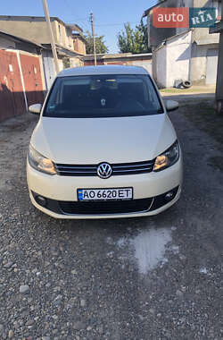 Мінівен Volkswagen Touran 2014 в Чернівцях