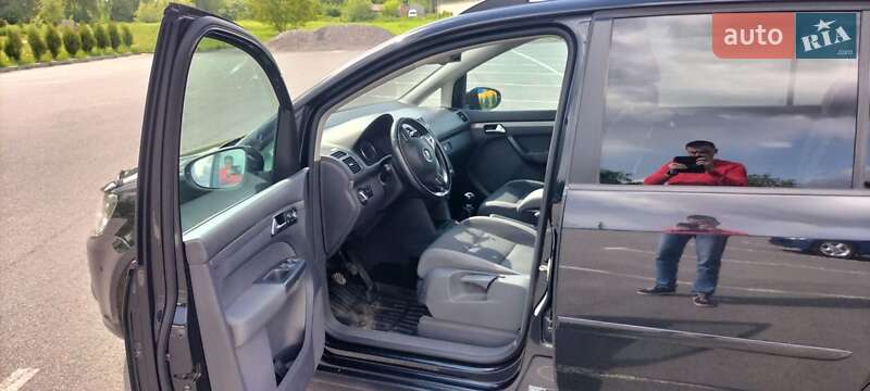 Минивэн Volkswagen Touran 2011 в Хмельнике