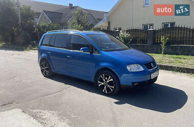 Мінівен Volkswagen Touran 2006 в Чернівцях