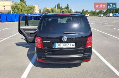 Минивэн Volkswagen Touran 2008 в 