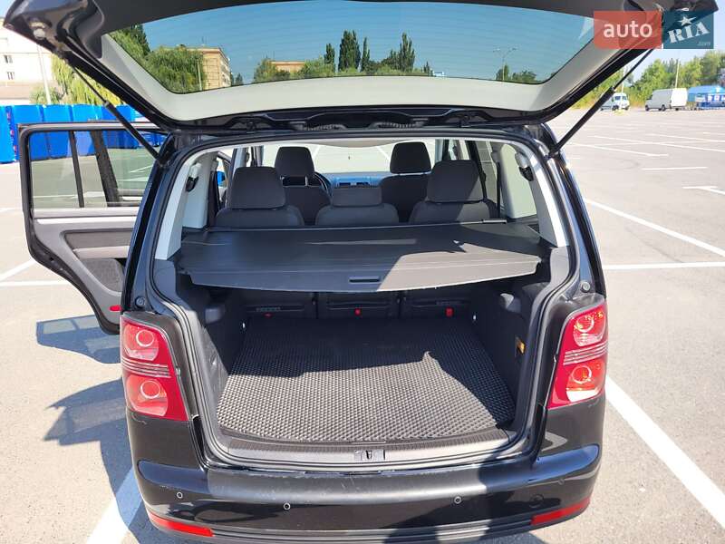 Минивэн Volkswagen Touran 2008 в Каменец-Подольском фото 8 Минивэн Volkswagen Touran 2008 в Каменец-Подольском