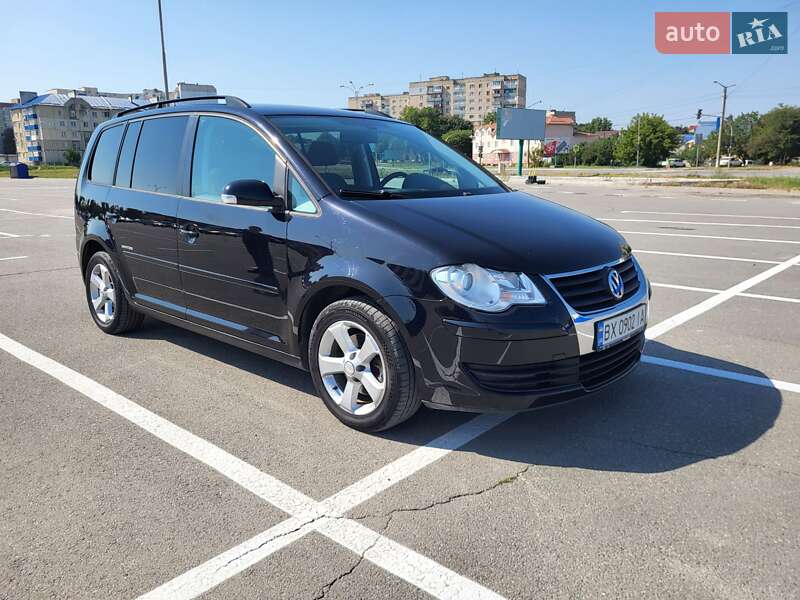 Минивэн Volkswagen Touran 2008 в Каменец-Подольском фото 11 Минивэн Volkswagen Touran 2008 в Каменец-Подольском