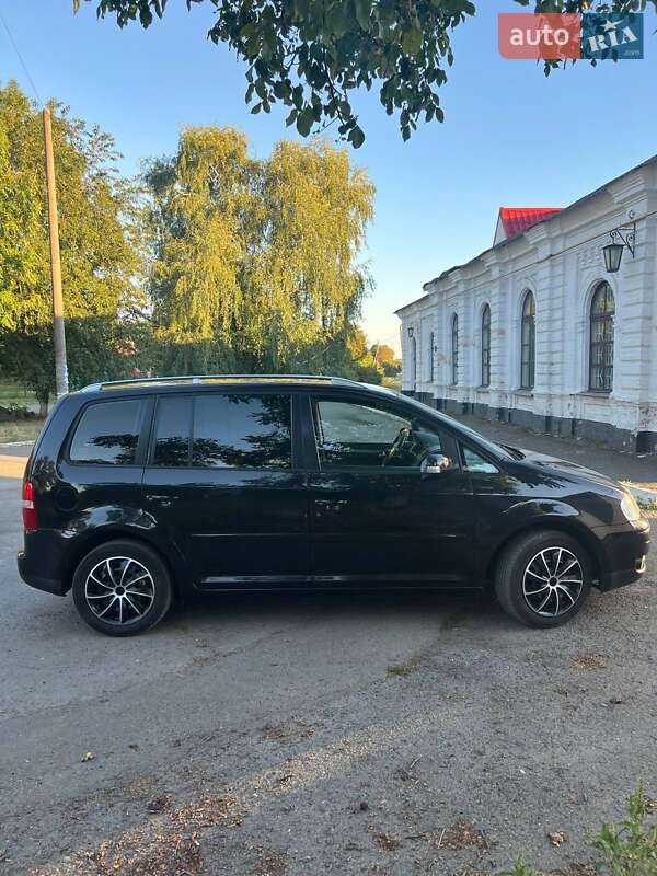 Мінівен Volkswagen Touran 2003 в Хоролі