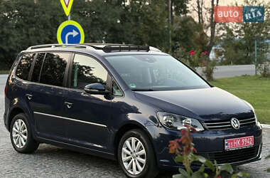 Минивэн Volkswagen Touran 2012 в Староконстантинове