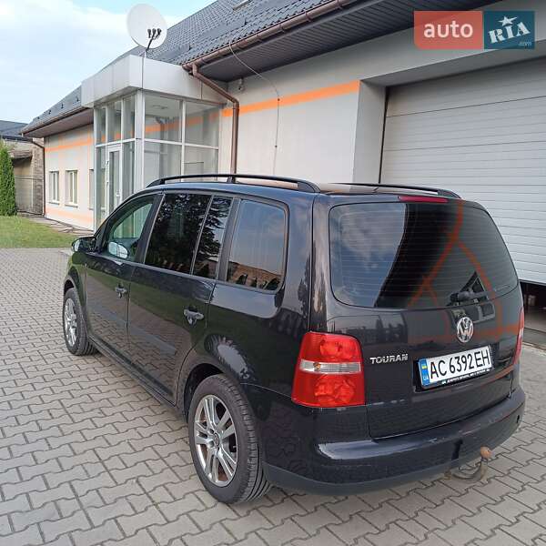 Минивэн Volkswagen Touran 2003 в Нововолынске фото 4 Минивэн Volkswagen Touran 2003 в Нововолынске