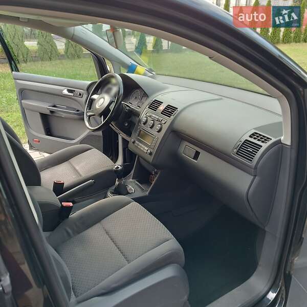 Минивэн Volkswagen Touran 2003 в Нововолынске фото 10 Минивэн Volkswagen Touran 2003 в Нововолынске