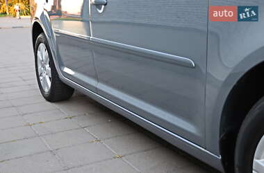 Минивэн Volkswagen Touran 2009 в 