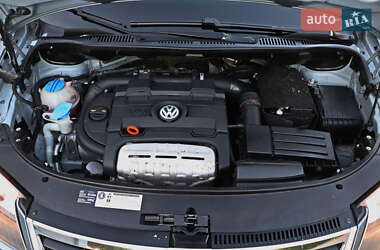 Минивэн Volkswagen Touran 2009 в 