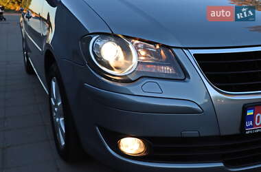 Минивэн Volkswagen Touran 2009 в 