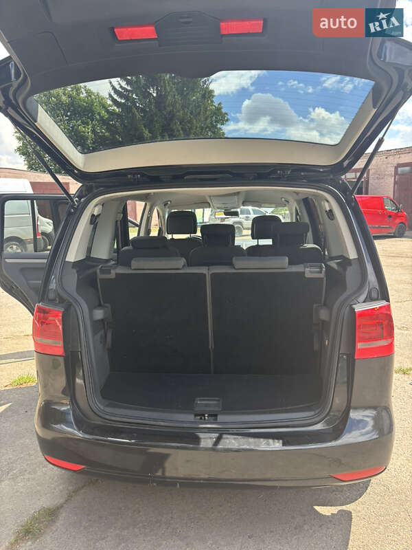 Мінівен Volkswagen Touran 2014 в Луцьку