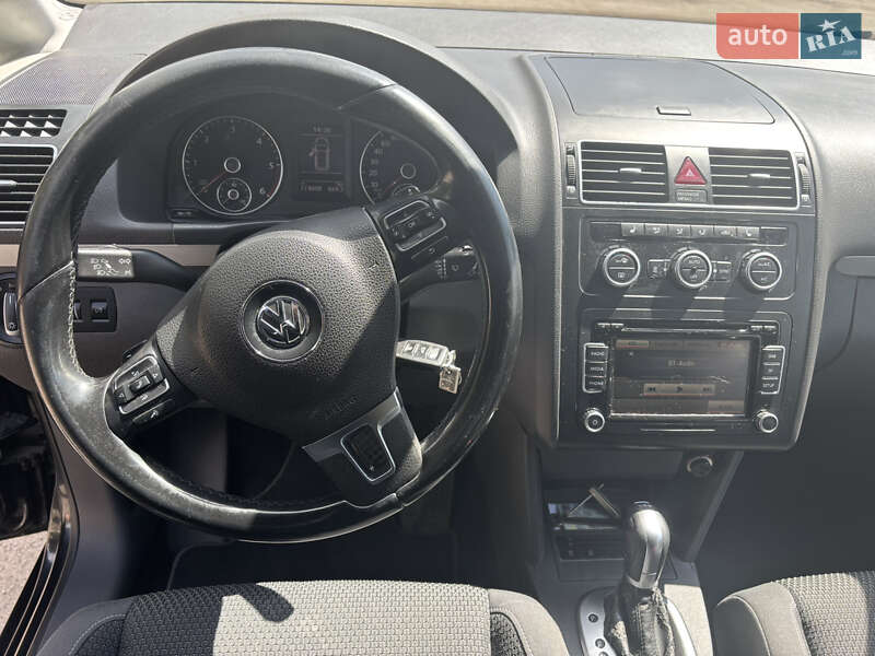 Мінівен Volkswagen Touran 2014 в Луцьку