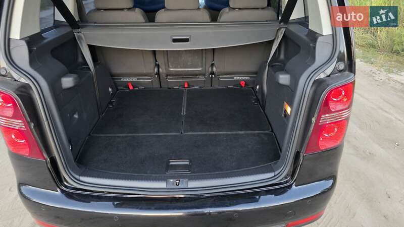 Минивэн Volkswagen Touran 2009 в Днепре