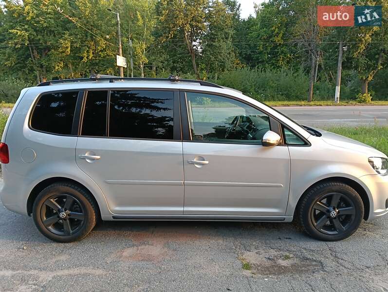 Минивэн Volkswagen Touran 2014 в Житомире
