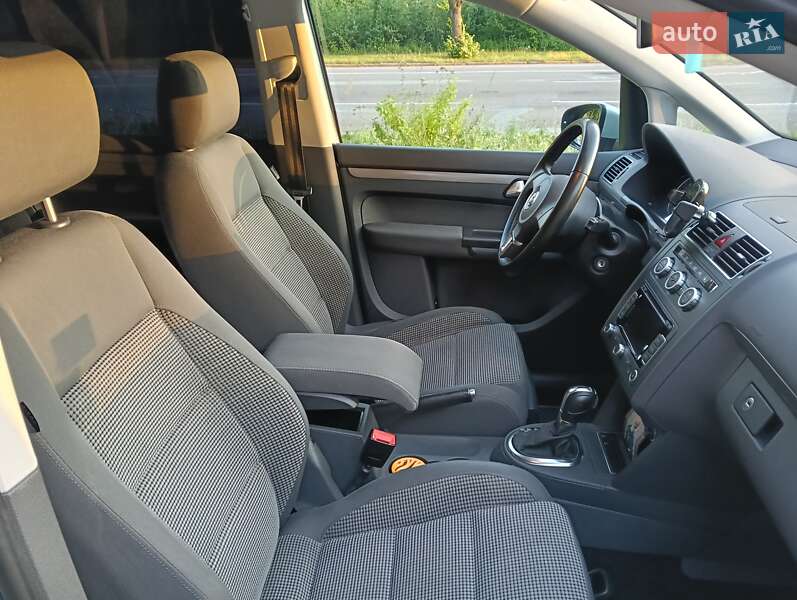 Минивэн Volkswagen Touran 2014 в Житомире