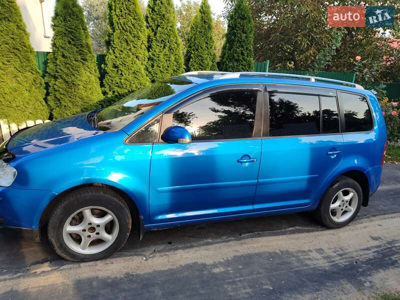 Минивэн Volkswagen Touran 2004 в Львове